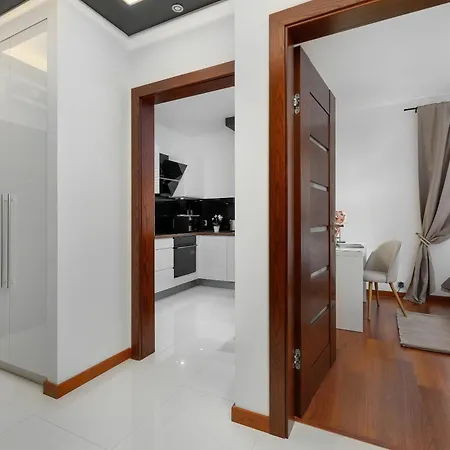 Modern With Desk And Balcony By Renters * Kraków