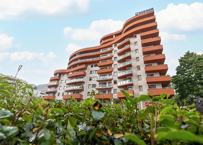 Modern With Desk And Balcony By Renters * Krakau