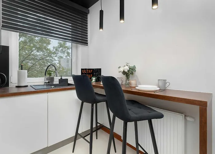 Apartment Modern With Desk And Balcony By Renters Krakau