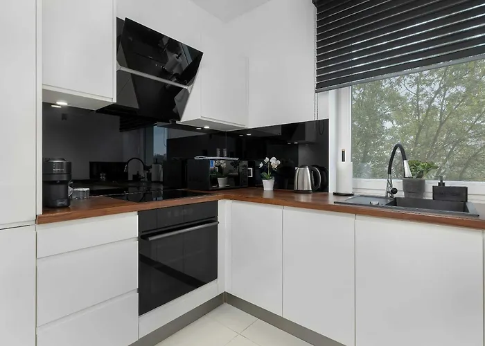 Modern With Desk And Balcony By Renters